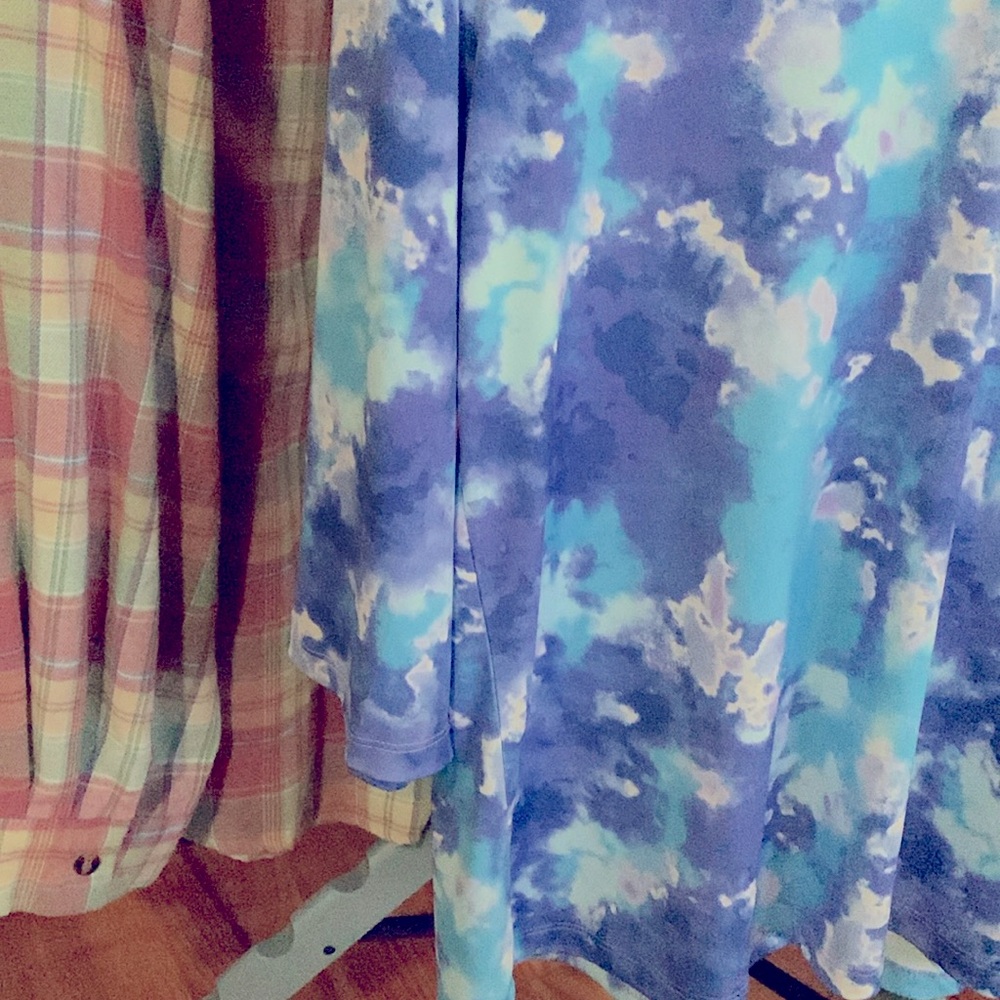 Susan Graver Women's Tie-Dye Top - Picture 6 of 7